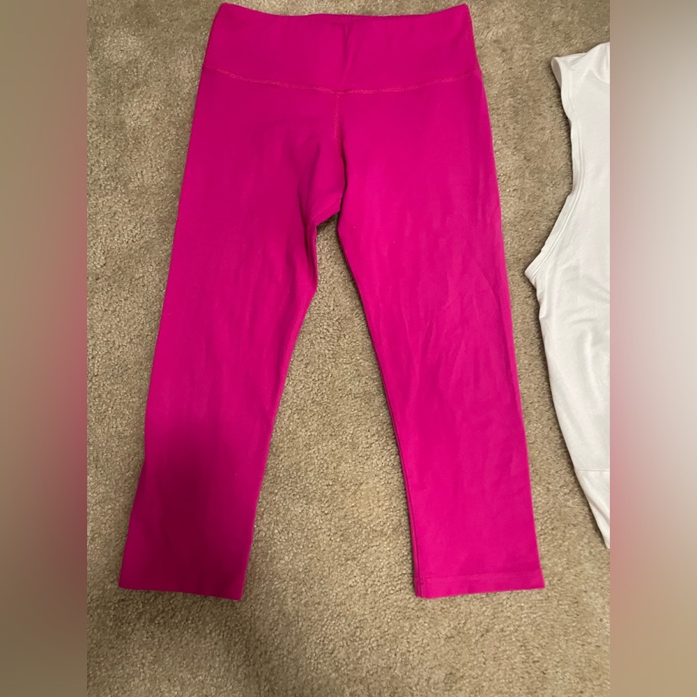 Hip Width workout crops - hot pink